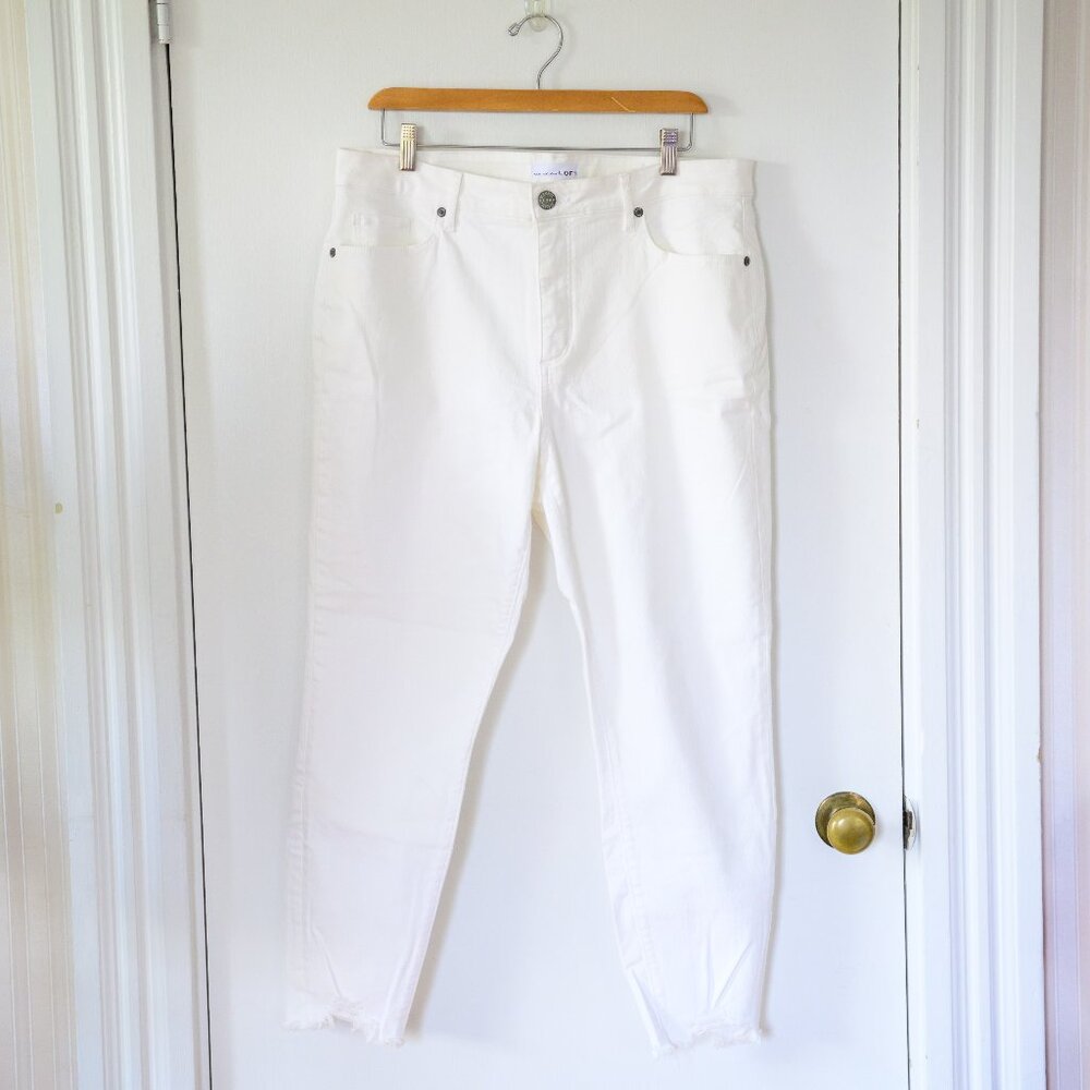 EUC White Skinny Crop Jeans